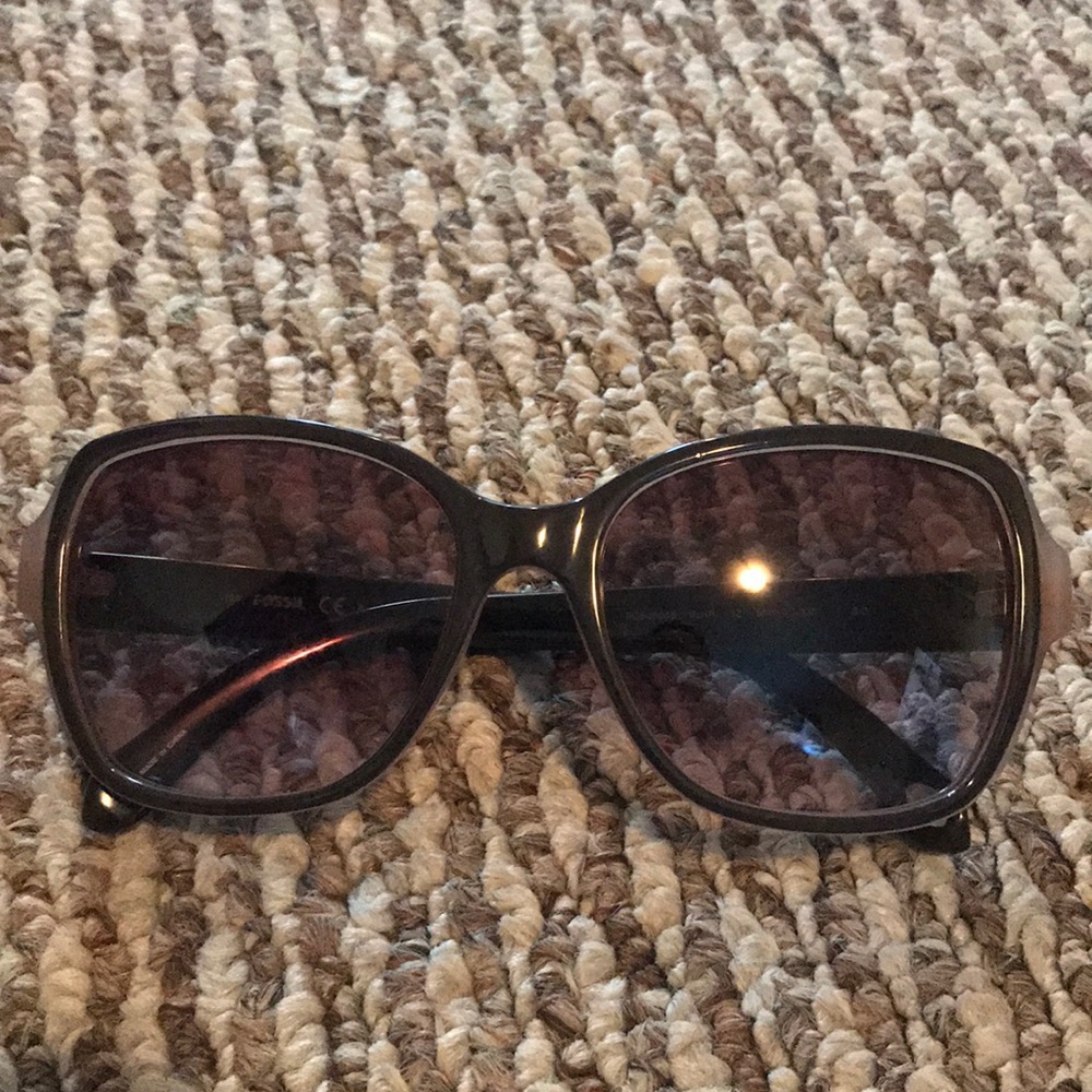 Pink & Gray Fossil Sunglasses